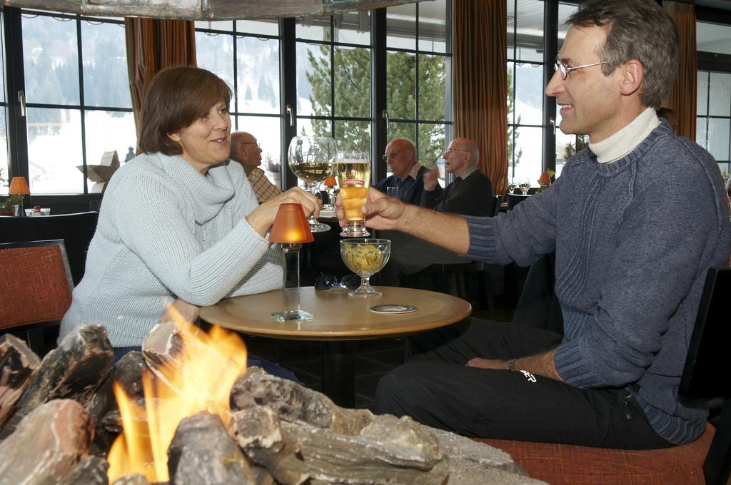 Hotel-Restaurant Sternen Nesslau Extérieur photo