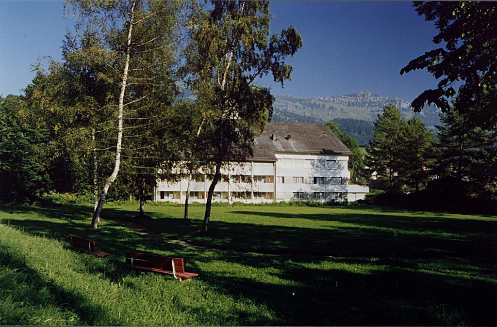 Hotel-Restaurant Sternen Nesslau Extérieur photo